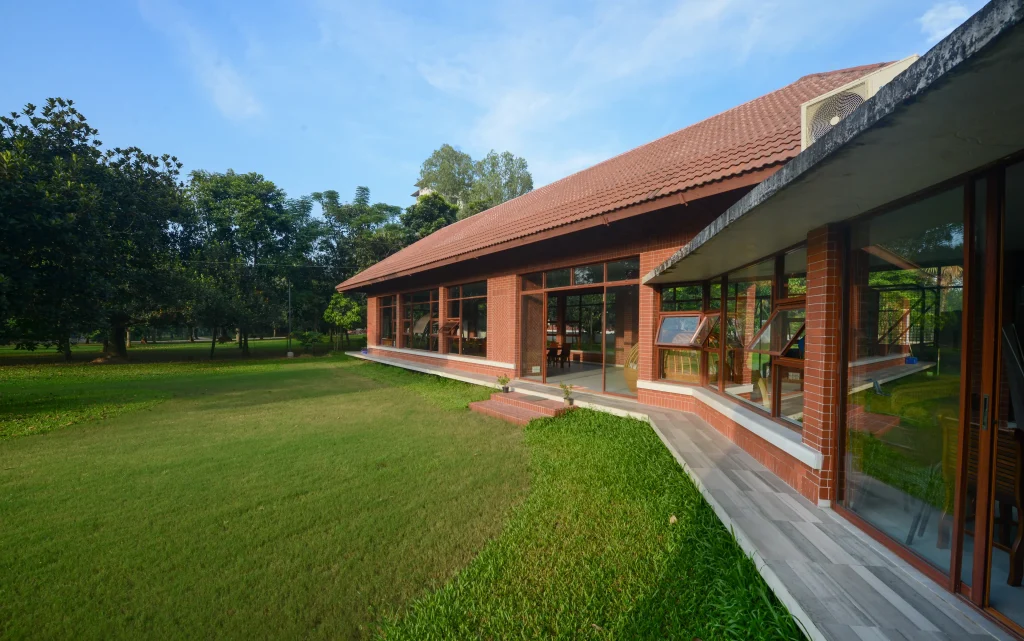 Sarah Resort